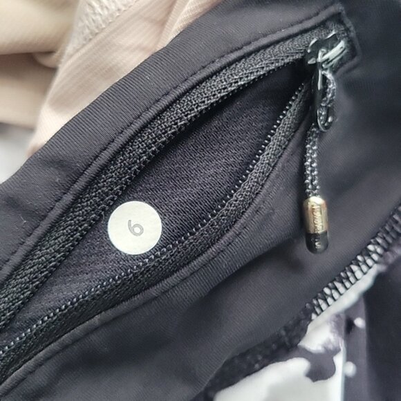 Lululemon Speed shorts - Picture 7 of 10